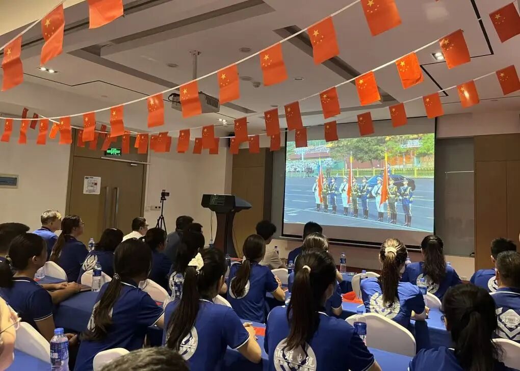 湘聯(lián)電纜集體觀看九三閱兵，汲取奮進力量！